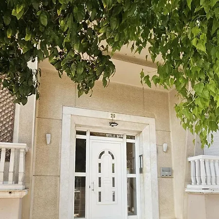 Apartment Cozy And Quiet , Convenient Location In Athens