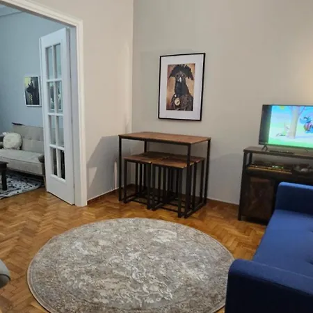 Apartment Cozy And Quiet , Convenient Location In Athens