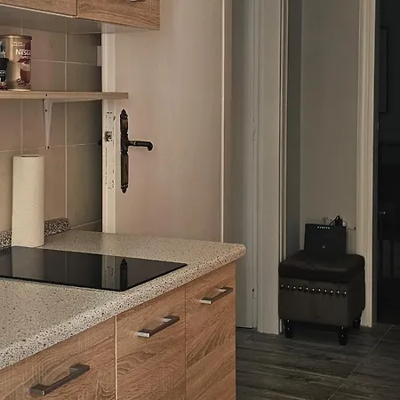 Cozy And Quiet , Convenient Location In