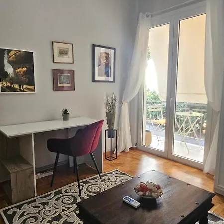 Cozy And Quiet , Convenient Location In