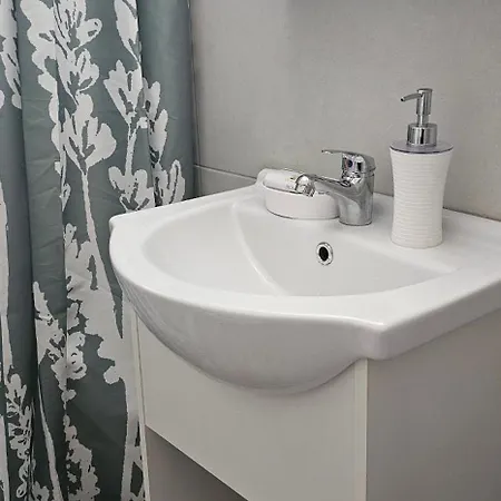 Cozy And Quiet , Convenient Location In Apartment Athens