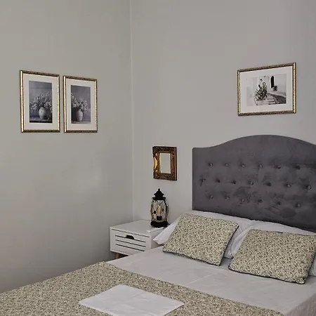 Cozy And Quiet , Convenient Location In